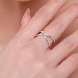Boutique Dainty Sterling Silver 925 Size 6 Crisscross Ring